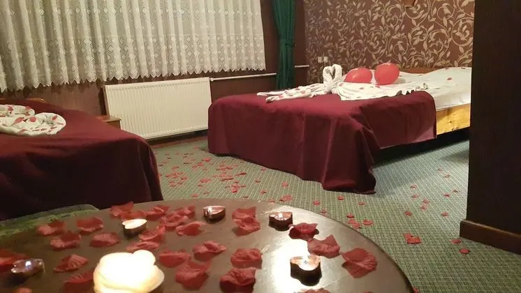Üç Kişilik Oda, Göl Manzaralı