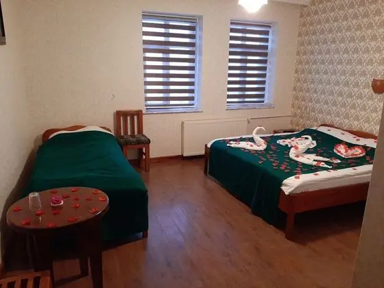 Üç Kişilik Oda, Göl Manzaralı