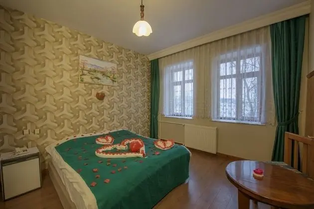 Üç Kişilik Oda, Göl Manzaralı
