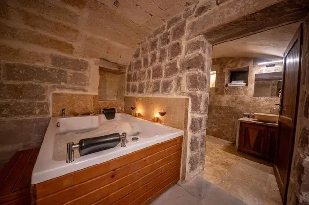 Deluxe Mağara Suite,    , Jakuzili