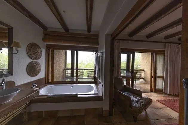 Standard Süit (River Lodge:  Suite)