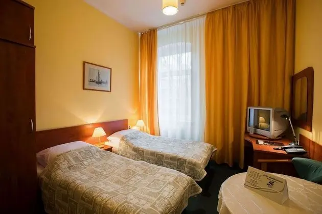 Büyük Yataklı Tek Kişilik Oda