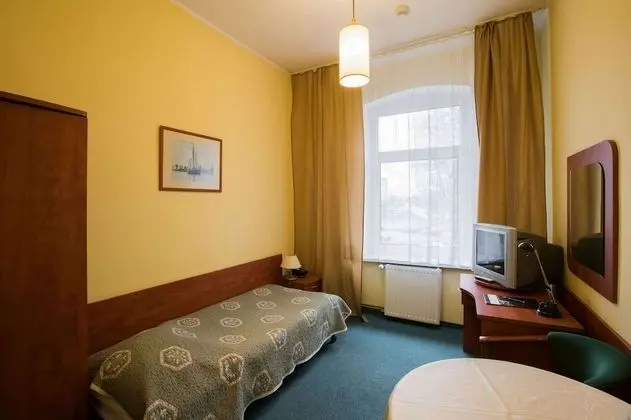 Büyük Yataklı Tek Kişilik Oda