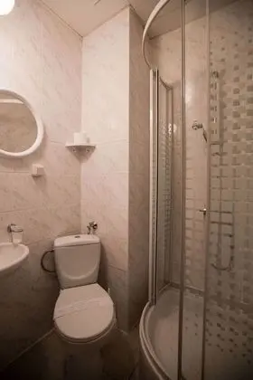 Büyük Yataklı Tek Kişilik Oda