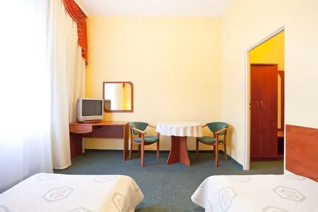 Tek Büyük veya İki Ayrı Yataklı Oda