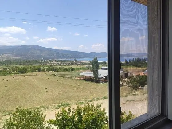Aile Odası - Göl Manzaralı