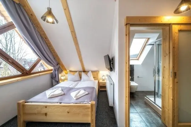 Süit (with  Mountain View)