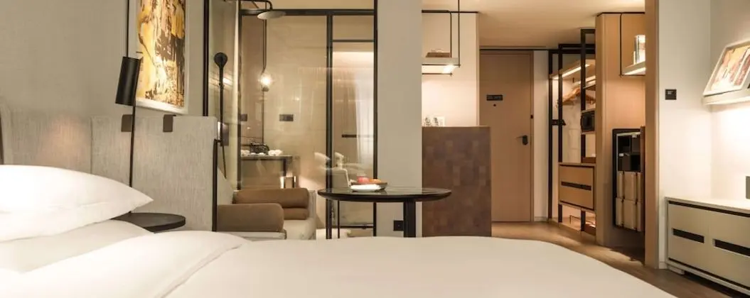 Deluxe Tek Büyük Yataklı Oda