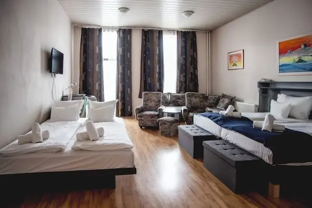 Junior Tek Büyük veya İki Ayrı Yataklı Oda