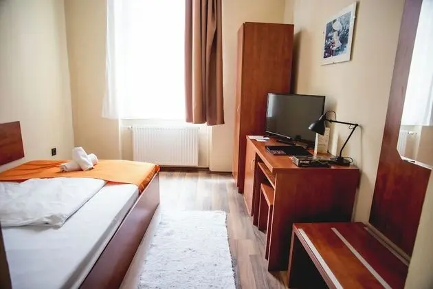 Standard Tek Büyük veya İki Ayrı Yataklı Oda