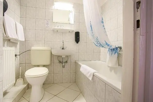 Standard Tek Büyük veya İki Ayrı Yataklı Oda