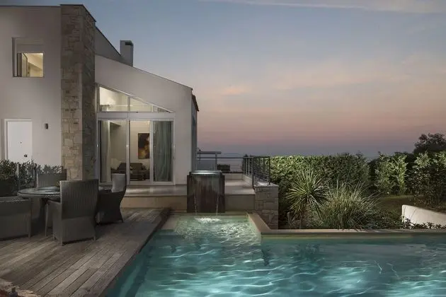 Villa, 4 Yatak Odası, Kişiye Özel Havuzlu, Deniz Manzaralı