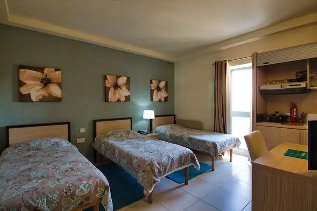 Standard Oda, 3 Tek Kişilik Yatak, Balkon