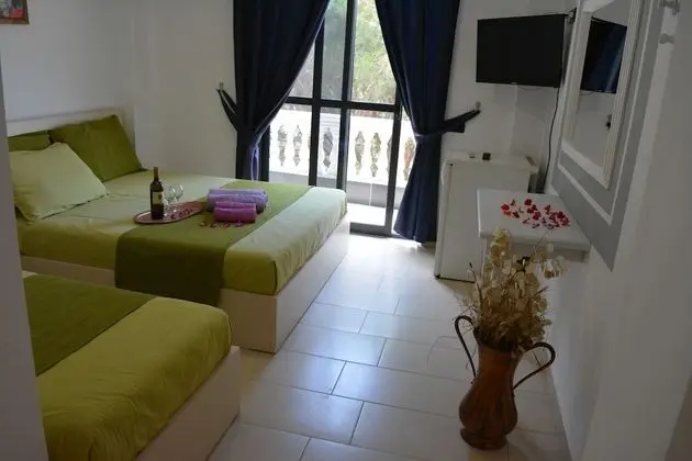 Üç Kişilik Oda