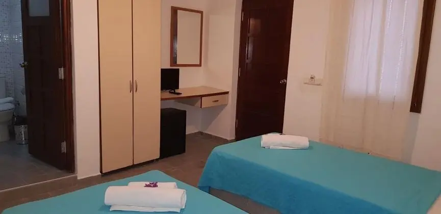 Aile Odası, Havuz Manzaralı