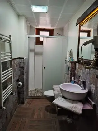 Standart Oda, Kara Manzaralı, Balkonlu