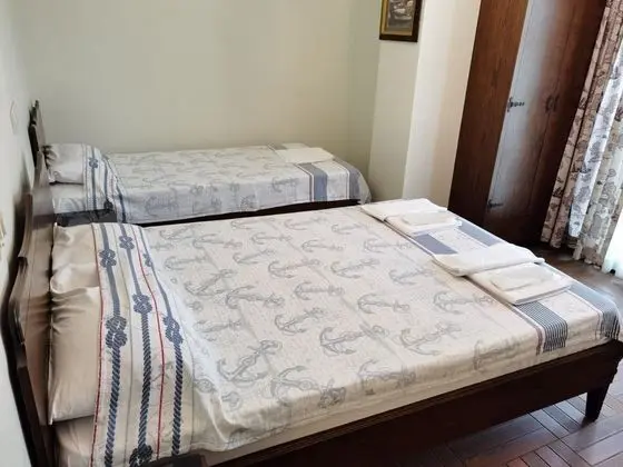 Triple, Kara Manzaralı, Balkonlu