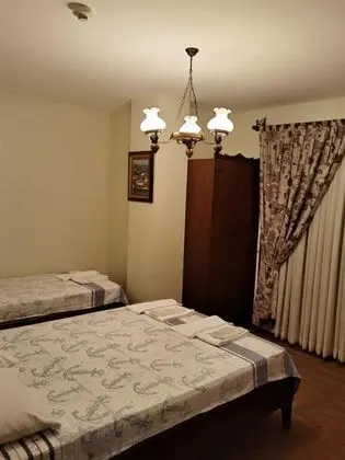 Triple, Kara Manzaralı, Balkonlu