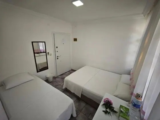 Triple,bahçe Manzaralı,balkonlu