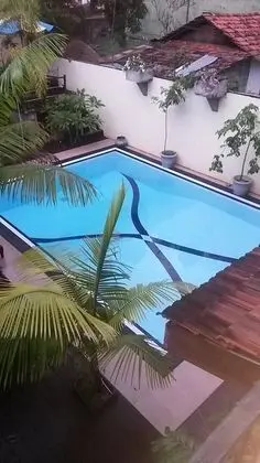 Superior Tek Büyük Yataklı Oda, Havuz Manzaralı