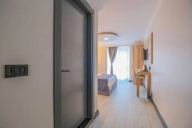 Standard Tek Büyük Yataklı Oda
