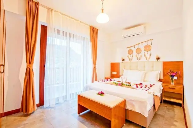 Suite 1 + 1 Oda , Havuz Manzaralı