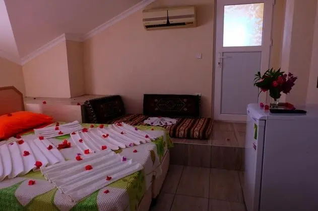 Studio, Bahçe Manzaralı