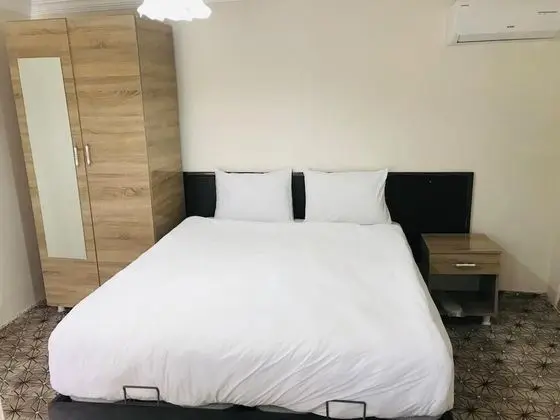 Standard Tek Büyük Yataklı Oda