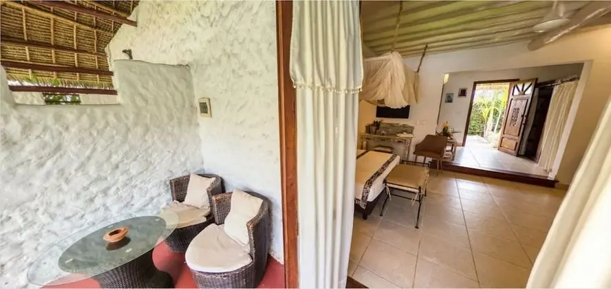 Deluxe Tek Büyük Yataklı Oda, Havuz Manzaralı