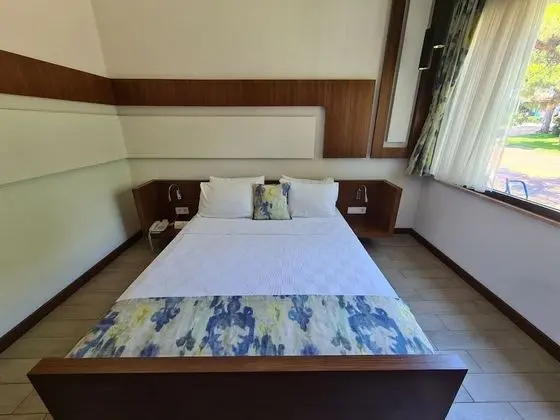 Deluxe Tek Büyük Yataklı Oda, Sigara İçilebilir, Deniz Manzaralı