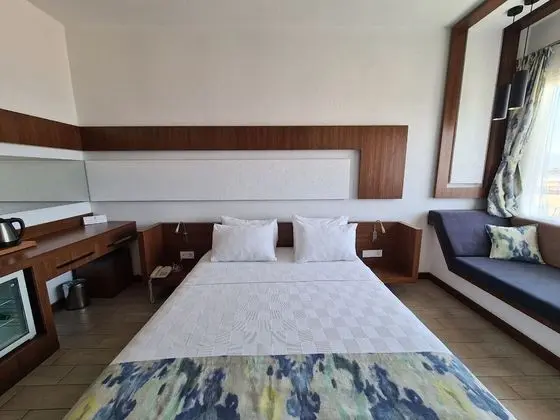 Deluxe Tek Büyük Yataklı Oda, Sigara İçilebilir, Deniz Manzaralı