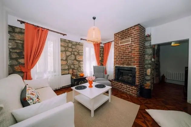Villa, Havuz ve Bahçe Manzaralı, Şömineli
