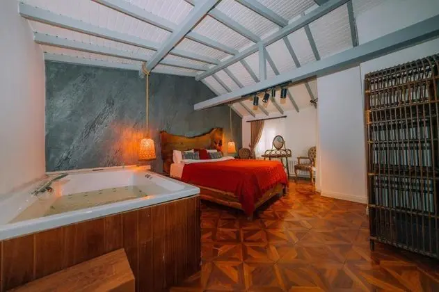 Villa, Havuz ve Bahçe Manzaralı, Şömineli