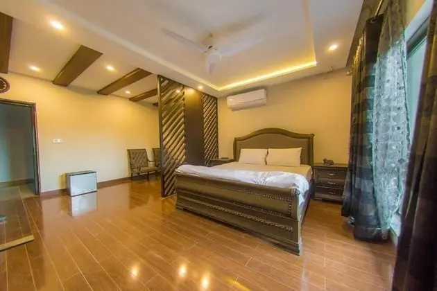 Deluxe Tek Büyük Yataklı Oda