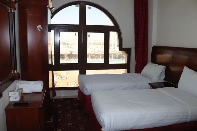 Standard Tek Büyük Yataklı Oda (Haram View)