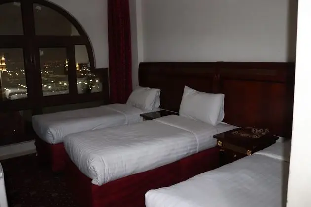 Standard Üç Kişilik Oda (Haram View)