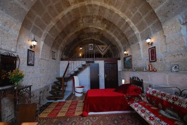 Traditional Üç Kişilik Oda