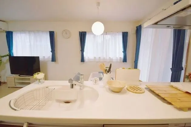 Ev (Private Vacation)