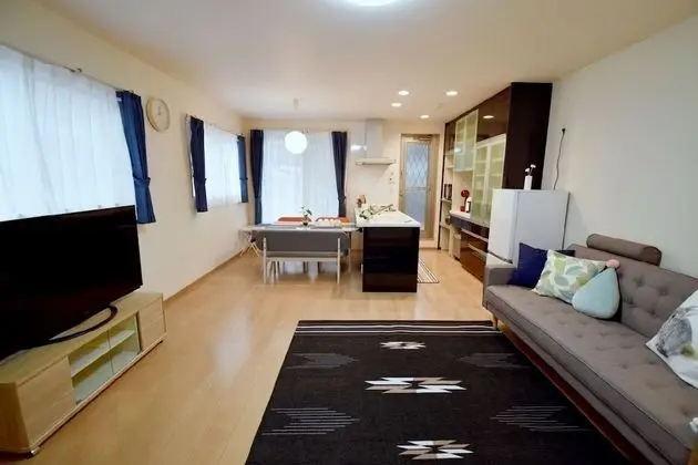 Ev (Private Vacation)