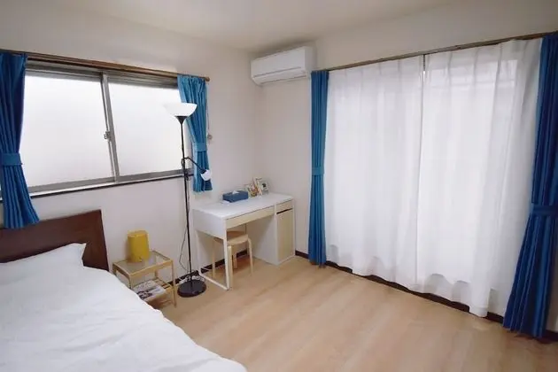 Ev (Private Vacation)