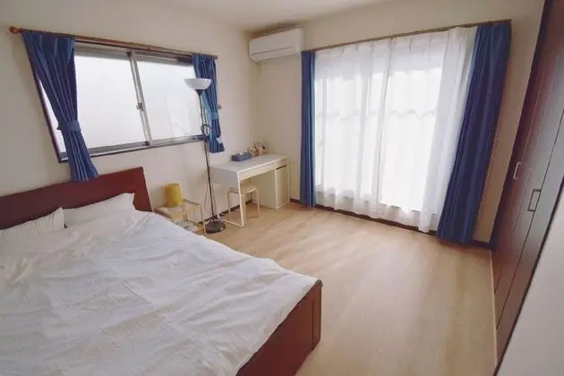 Ev (Private Vacation)