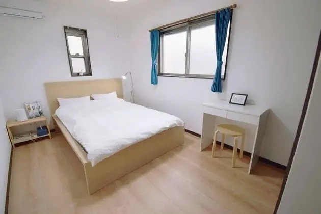 Ev (Private Vacation)
