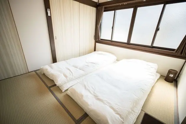 Ev (Private Vacation)