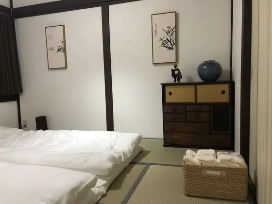 Ev (Private Vacation)