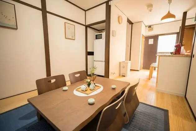 Ev (Private Vacation)