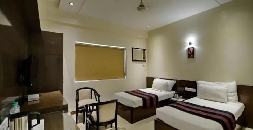 Luxury Tek Büyük Yataklı Oda