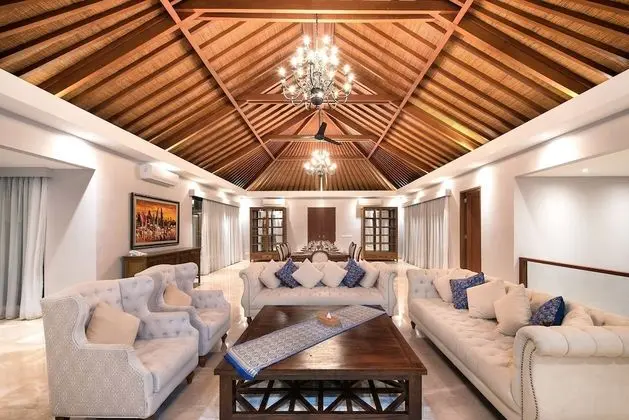 Villa Bale Agung