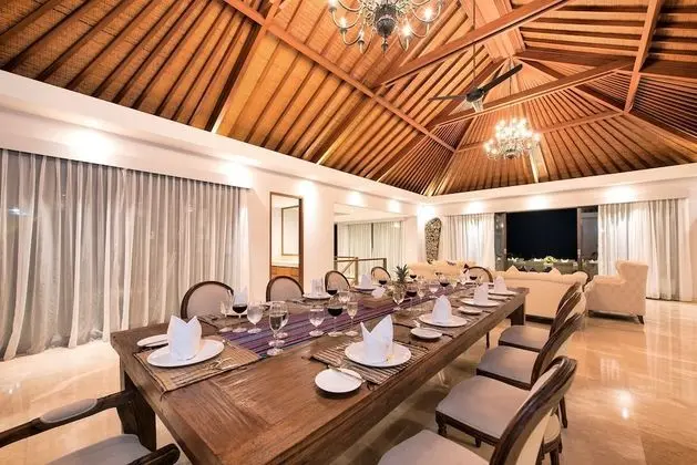 Villa Bale Agung
