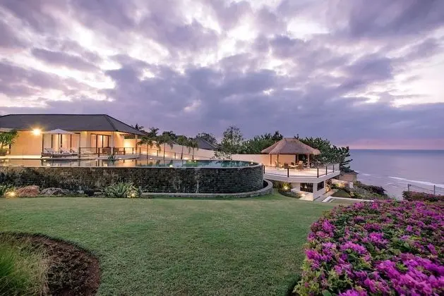 Villa Bale Agung