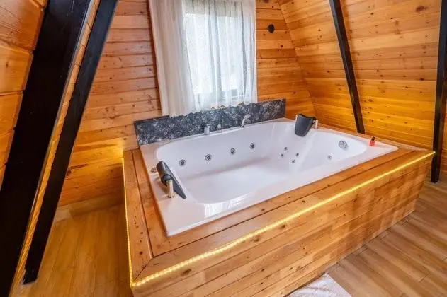 Deluxe Oda, Dağ Manzaralı, Jakuzili